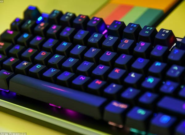 Teclado Mecánico RGB